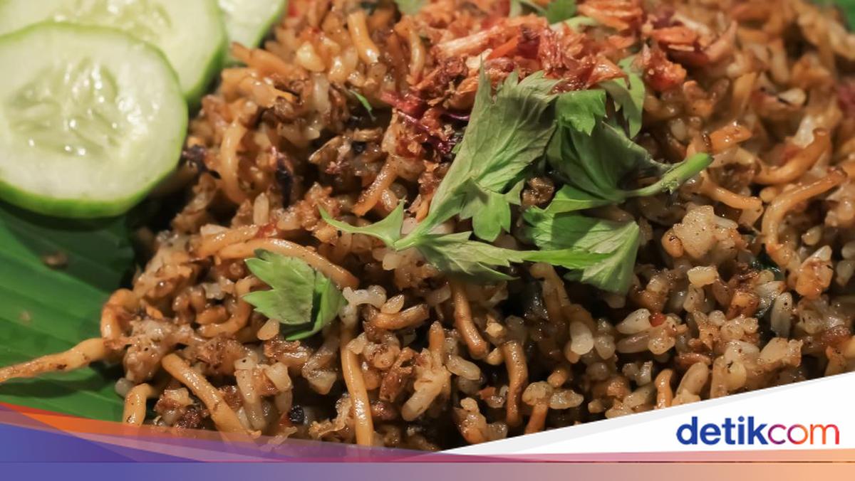 Nasi dan Mie Goreng Jiwa Muda: Rasa yang Menggigit Hati di Jl. Gatot Subroto